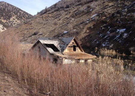 House buried by mudslide and flood in Thistle, Utah
